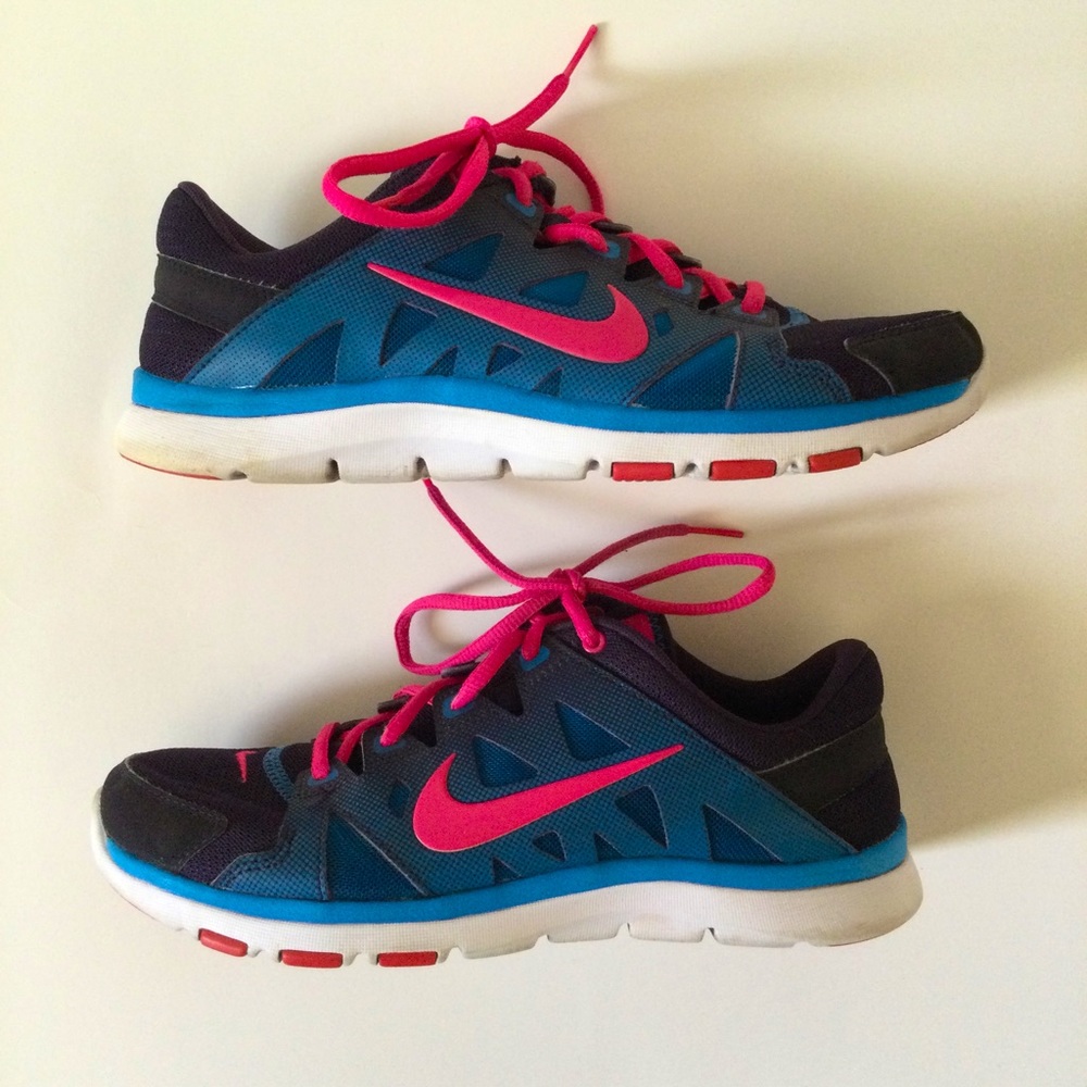 Women’s Nike Sneakers Running Shoes Pink Blue White Size 8 Athletic Gym Workout